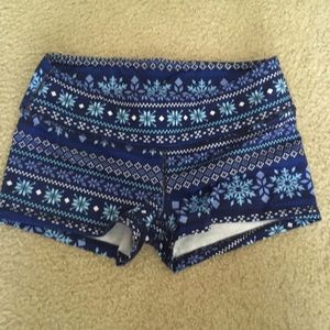 Fleo 2.5” shorts. Size medium